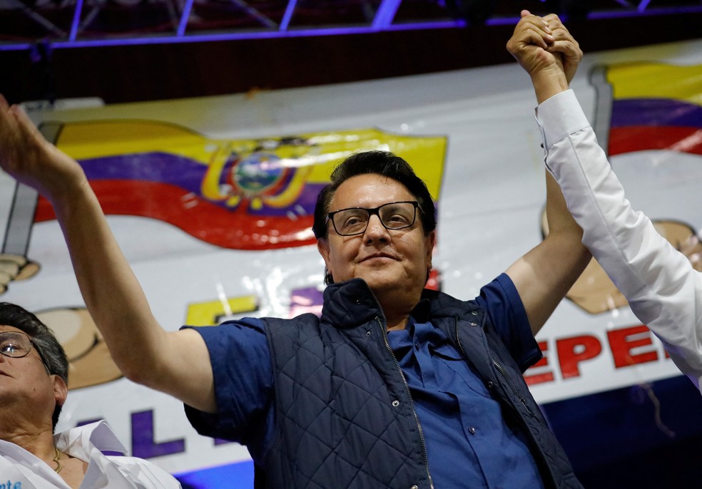 Fernando Villavicencio em encontro político em Quito, Equador, em 9 de agosto de 2023 — Foto: REUTERS/Karen Toro