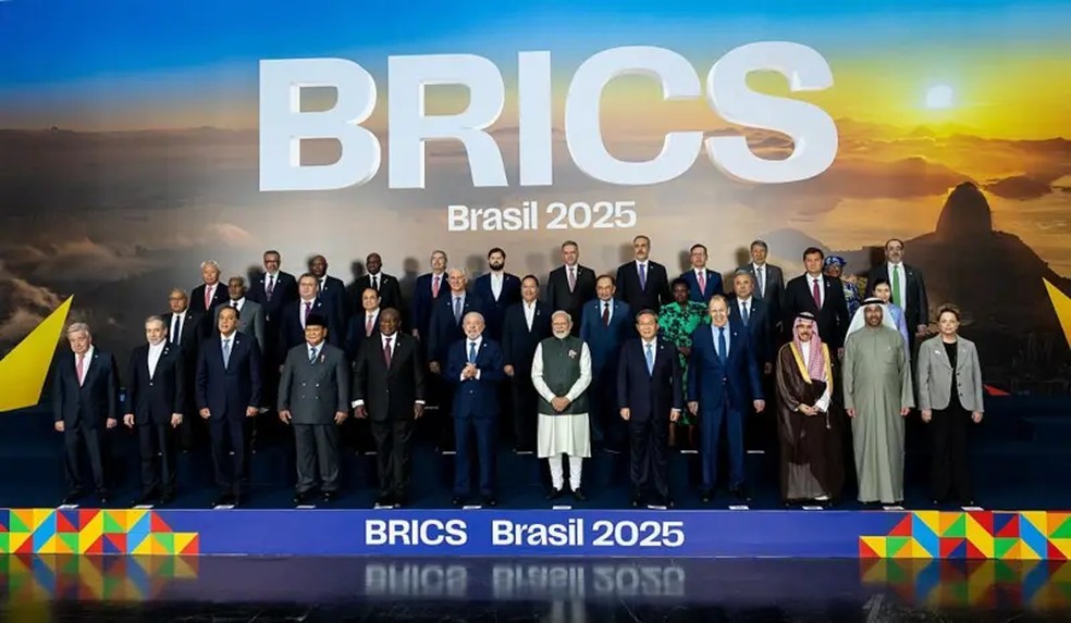 Brics é visto hoje como uma das principais forças de apoio à desdolarização — Foto: Anadolu via Getty Images/BBC