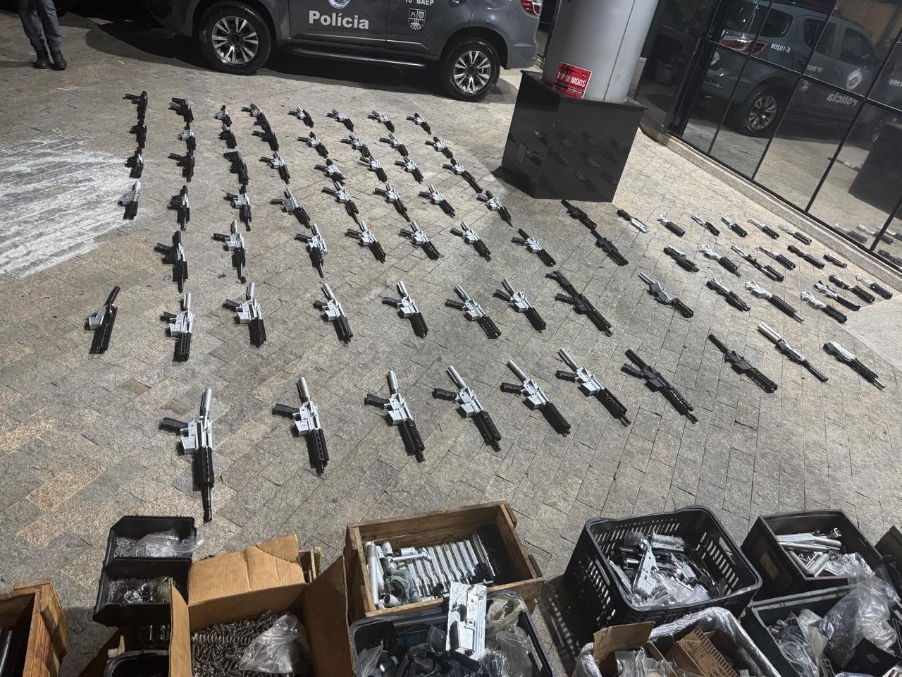 Polícia Federal encontra fábrica clandestina de armas de fogo no interior de SP