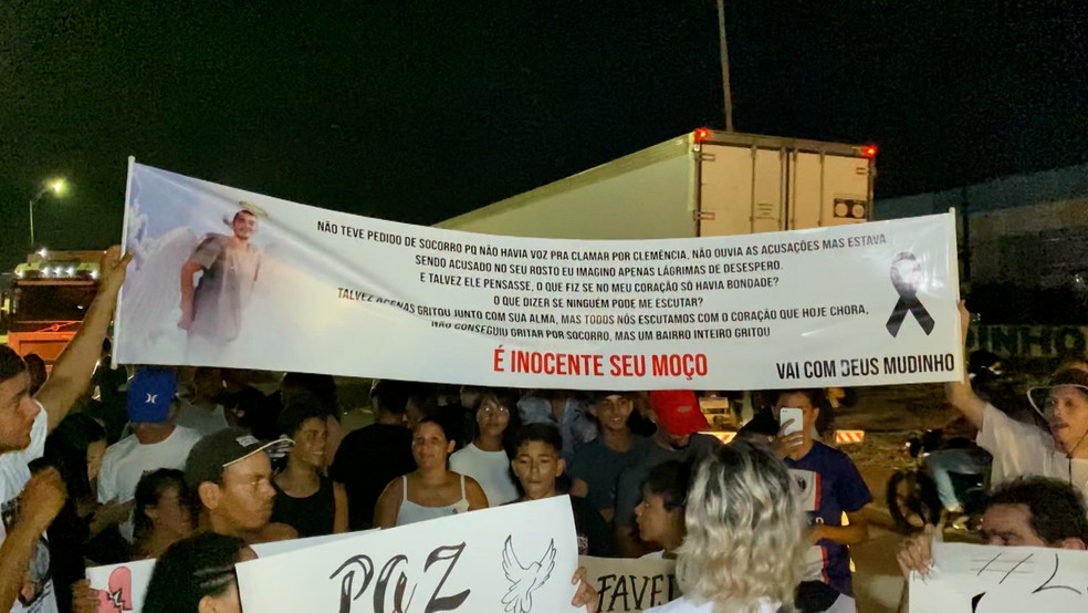 Mobilização era em protesto contra a morte de Almir Murilo — Foto: TV Cabo Branco/Reprodução