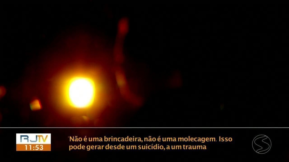 Alunas de escola no RJ têm fotos transformadas em nudes falsos com uso