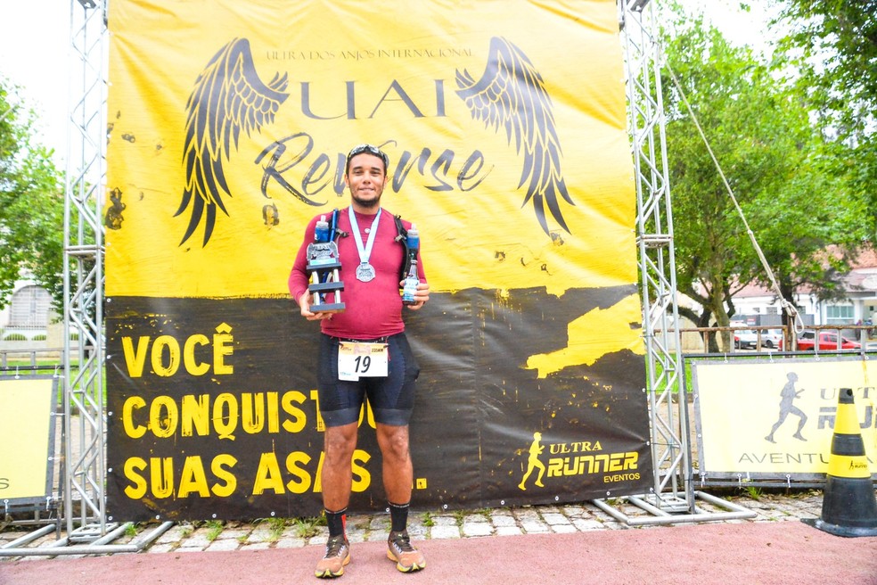 Professor Laércio no final da ultramaratona de 235 km em 56 horas — Foto: Laércio Martins/Arquivo Pessoal