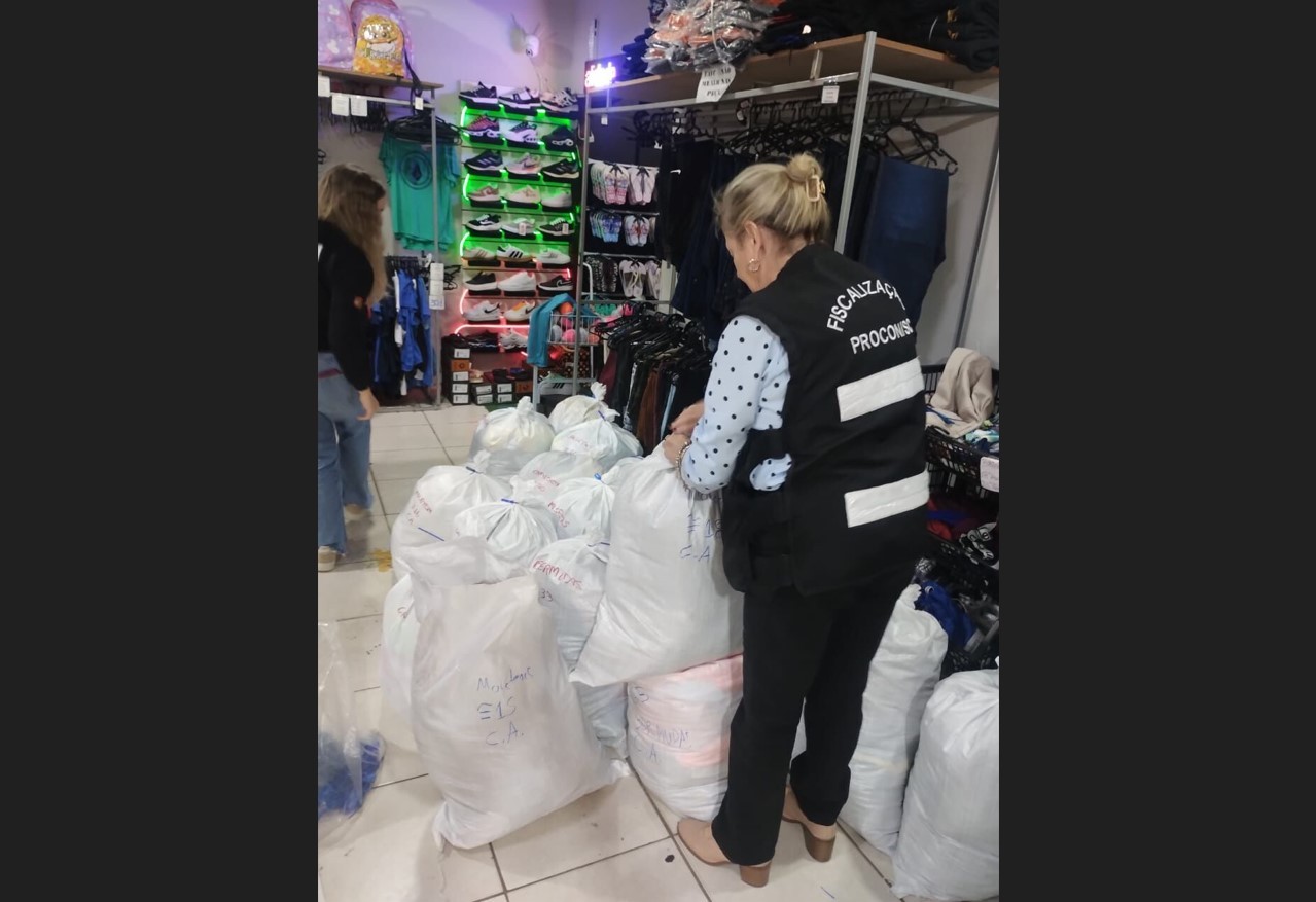 Ação contra pirataria apreende R$ 640 mil em produtos falsificados na Grande Florianópolis 