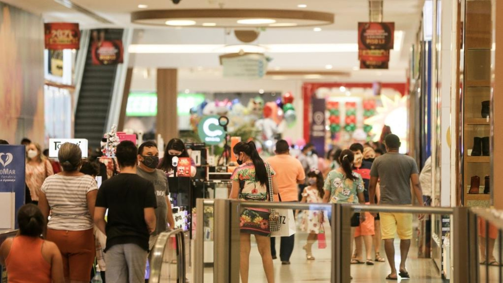 Shoppings e lojas de Fortaleza terão horário ampliado antes do feriado de Natal — Foto: SVM