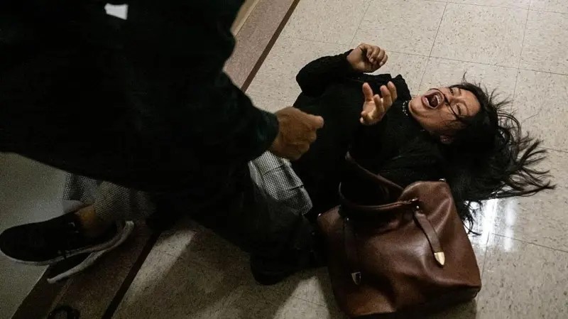 'Foi tão agressivo que fiquei apavorada': a equatoriana jogada no chão por agente de imigração nos EUA