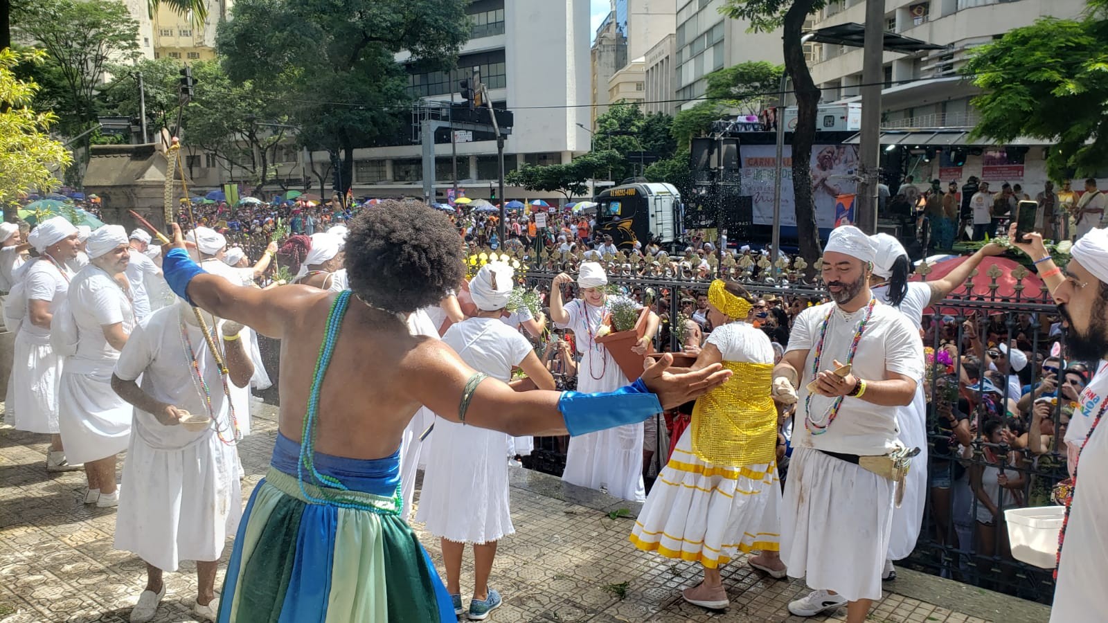 Segunda de Carnaval é dia de Baianas Ozadas, Unidos do Barro Preto e bloco do Lamparina em BH