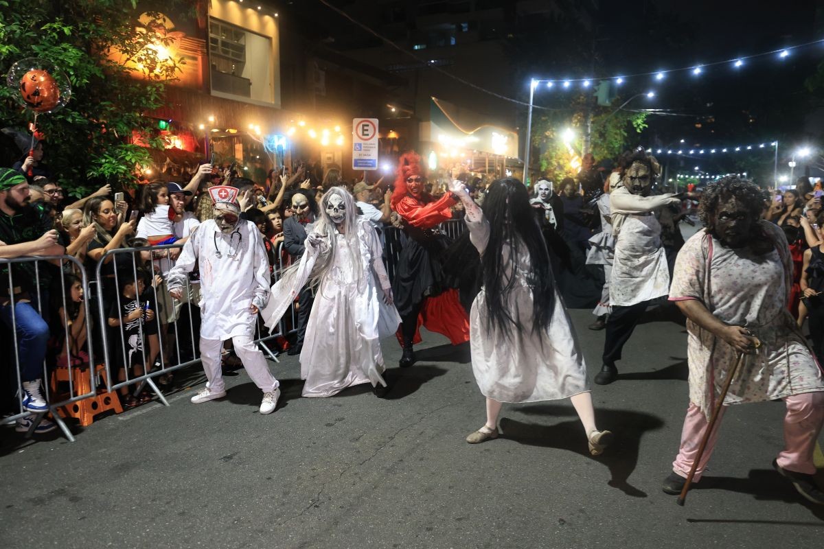 Halloween na Rua Gastronômica de Santos terá cardápios especiais e desfile temático; veja a programação