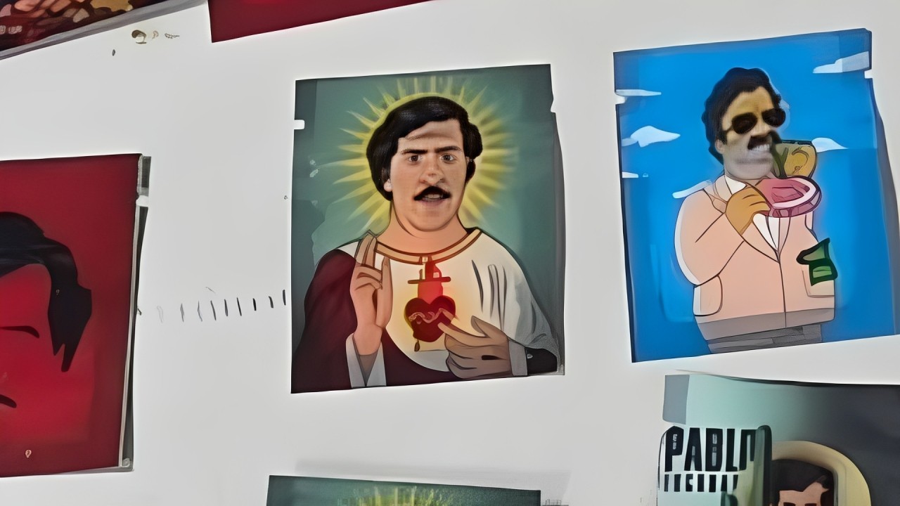 Foto de Pablo Escobar vestido de Jesus Cristo estampa embalagem de maconha apreendida em MG