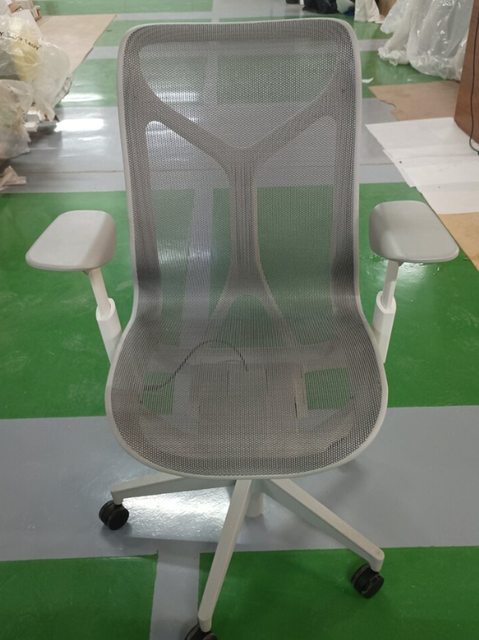 Lote com cadeiras Herman Miller é o mais caro do leilão, com preços a partir de R$ 98 mil. — Foto: Divulgação/Kwara