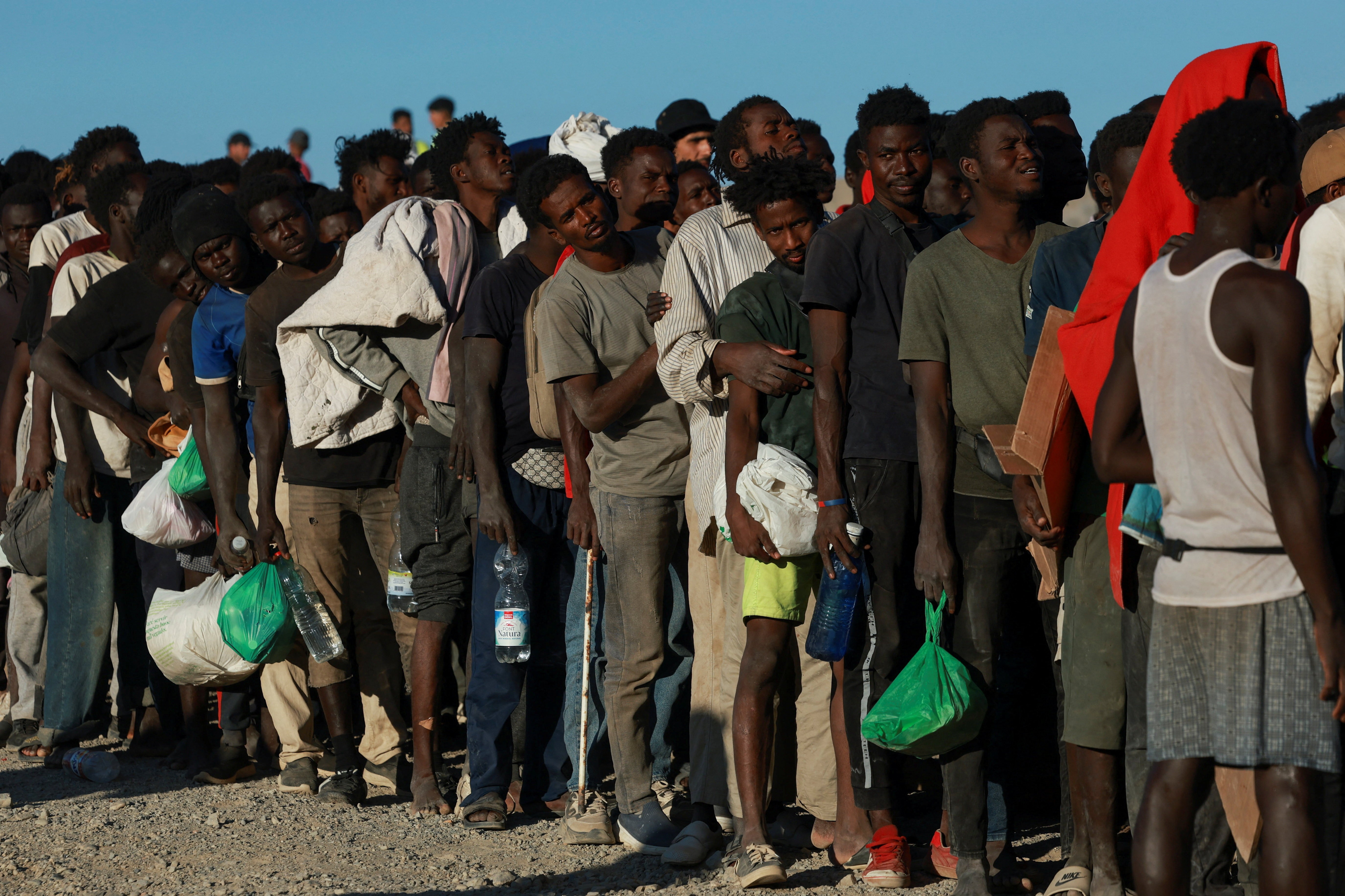 UE cobra Meta e TikTok por combate à desinformação após aumento de migrantes em Ceuta