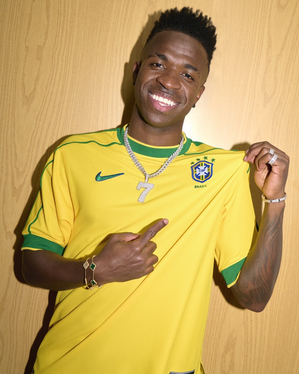 Camisa da seleção a R$ 899? 'Inflação do torcedor' tem amarelinha e cerveja  mais caras, mas carne mais barata | Economia | G1