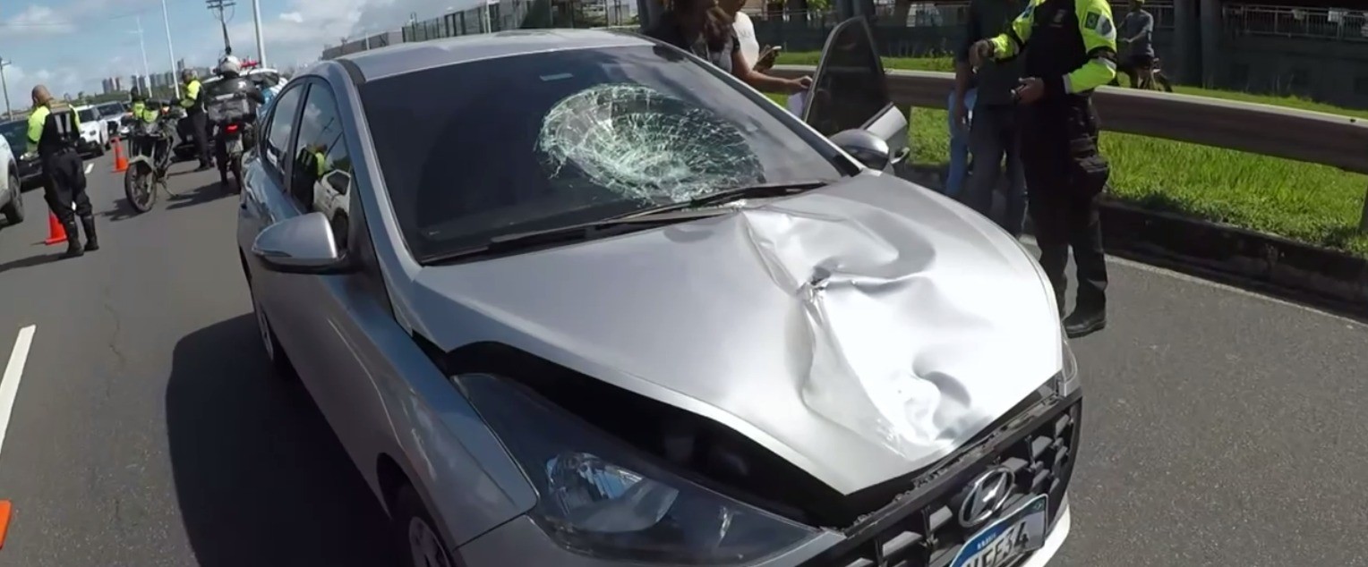 Idoso de 87 anos morre atropelado por carro após tentar atravessar principal avenida de Salvador