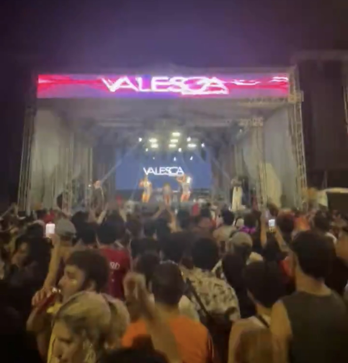 Pane em equipamentos interrompe show de Valesca Popozuda em Belém