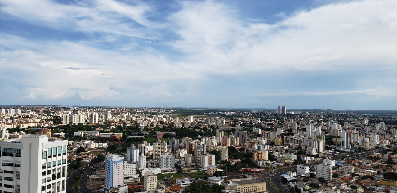 Calor e tempo seco marcam a semana no Triângulo e Alto Paranaíba; confira a previsão do tempo