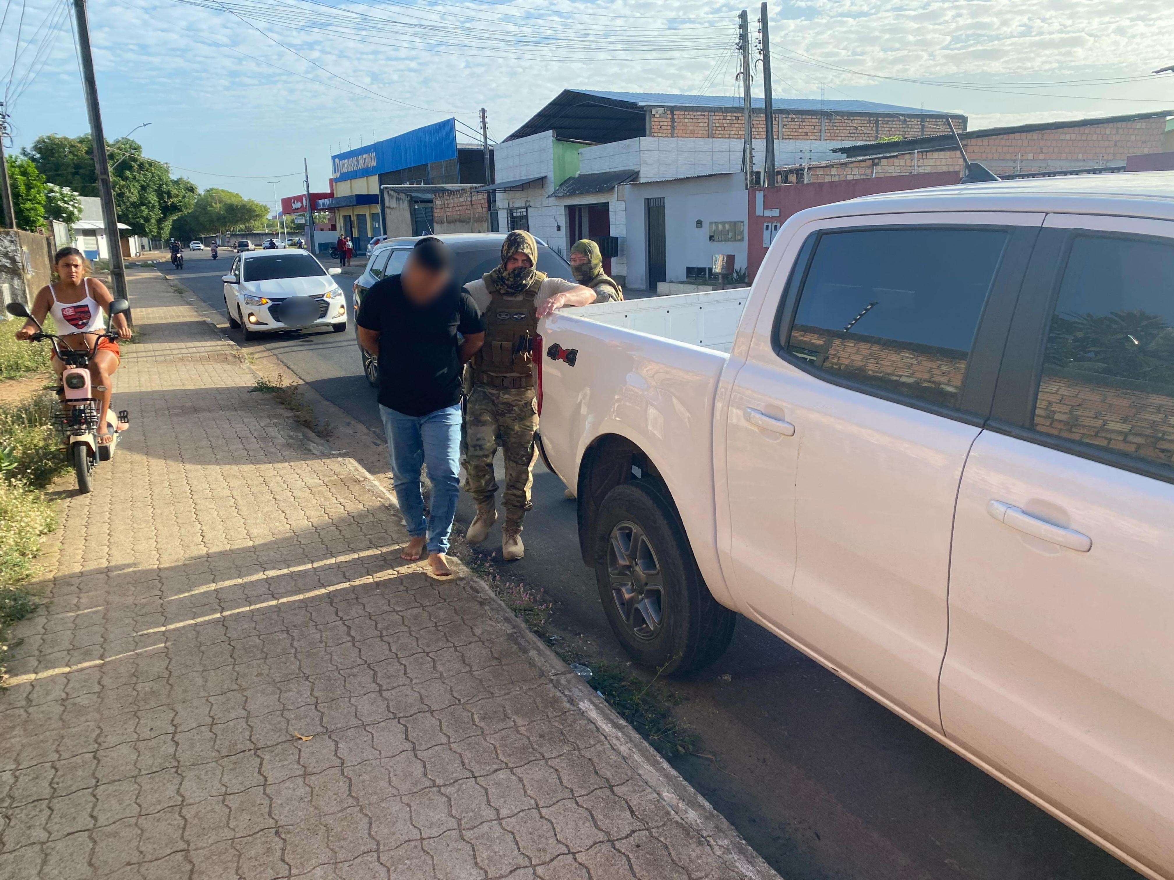 Suspeitos de assassinar homem a tiros em distribuidora são presos em operação em Boa Vista