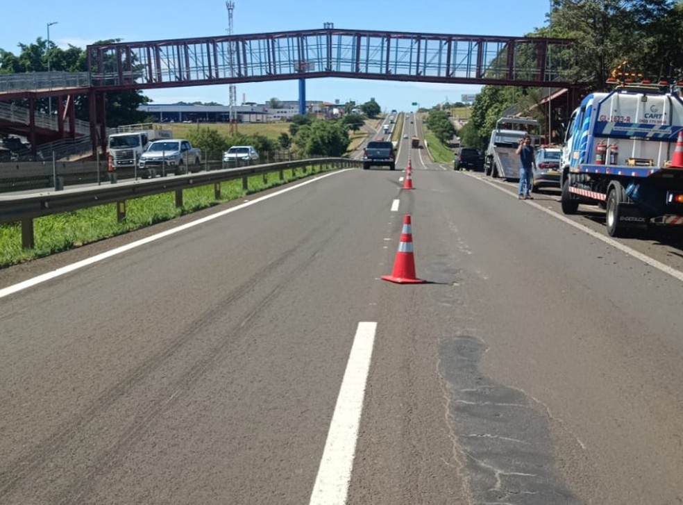 Acidente de trânsito envolveu três carros em Presidente Prudente (SP) — Foto: Polícia Militar Rodoviária