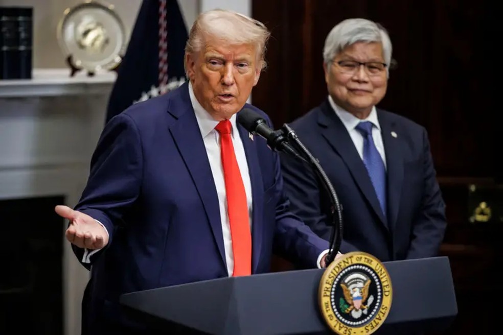 Trump anunciou a decisão da TSMC de investir nos EUA como prova do sucesso de sua política tarifária — Foto: Getty Images via BBC