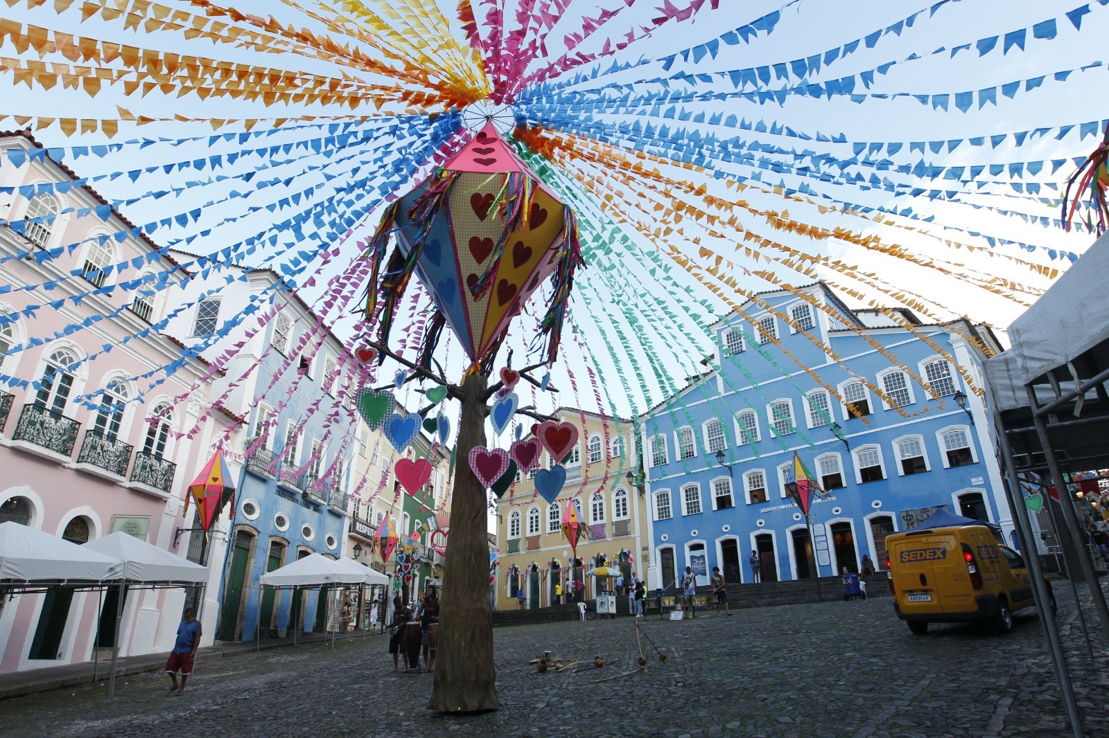 Previsão aponta redução de chuvas a partir de sexta-feira e tempo firme no São João em Salvador