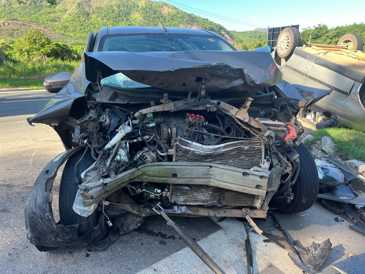 Cinco pessoas ficam feridas em acidente entre dois carros na BR-381, em Jaguaraçu