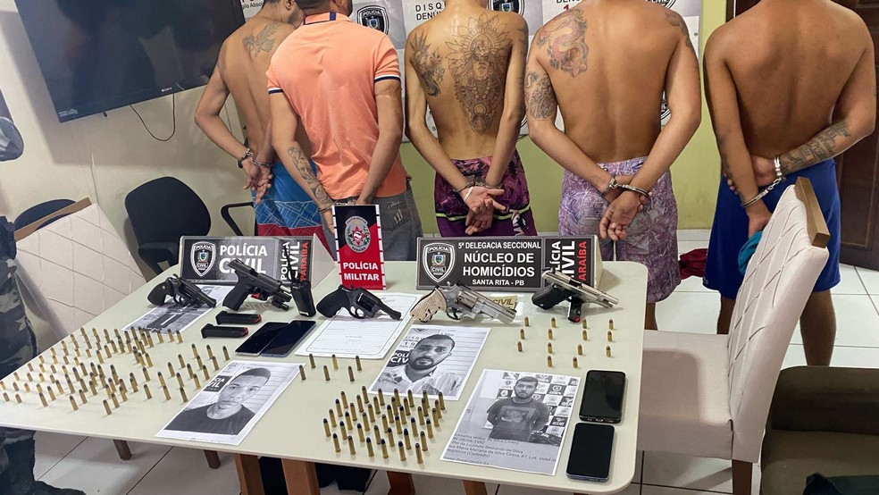 Presos foram levados para a Central de Polícia de João Pessoa — Foto: Polícia Civil da Paraíba/Divulgação