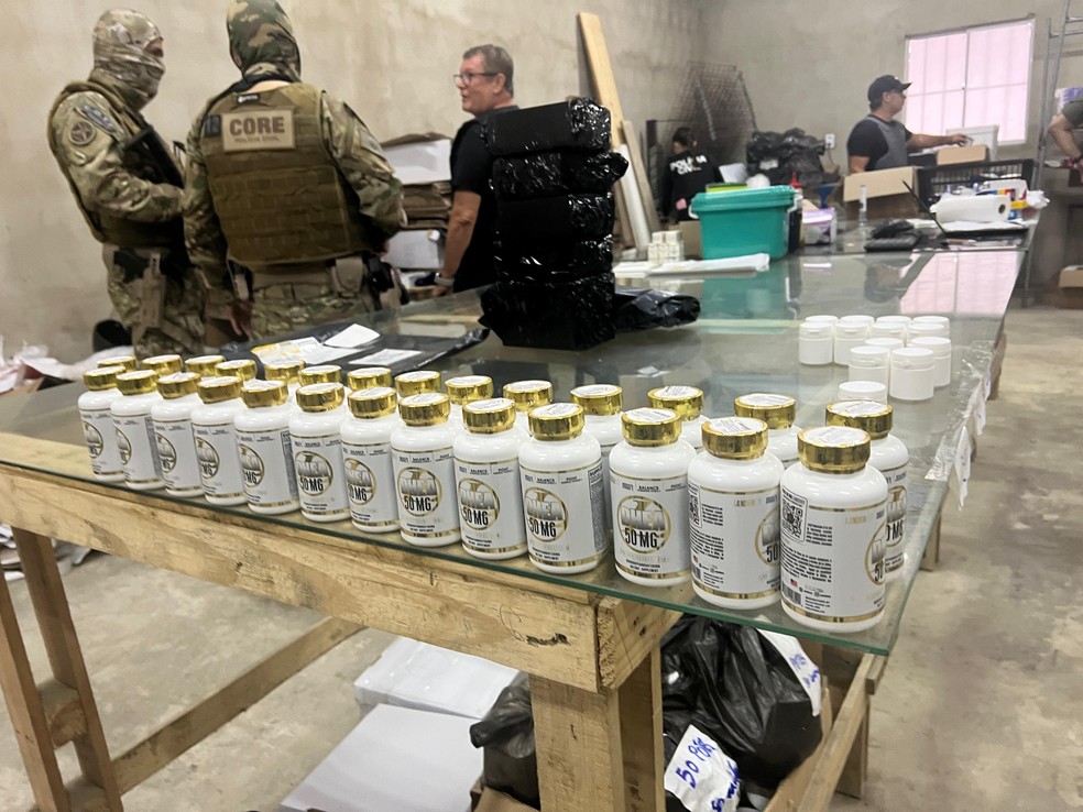 Responsável que estava na fábrica foi preso em flagrante — Foto: Ascom/ PC-AL