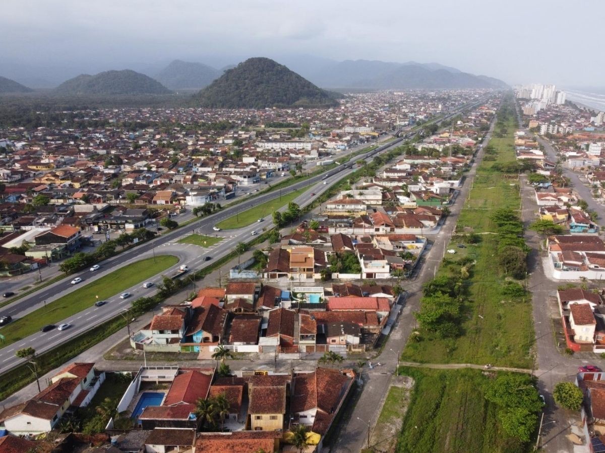 Mongaguá formaliza pedido de cessão de uso de áreas de linha férrea à União