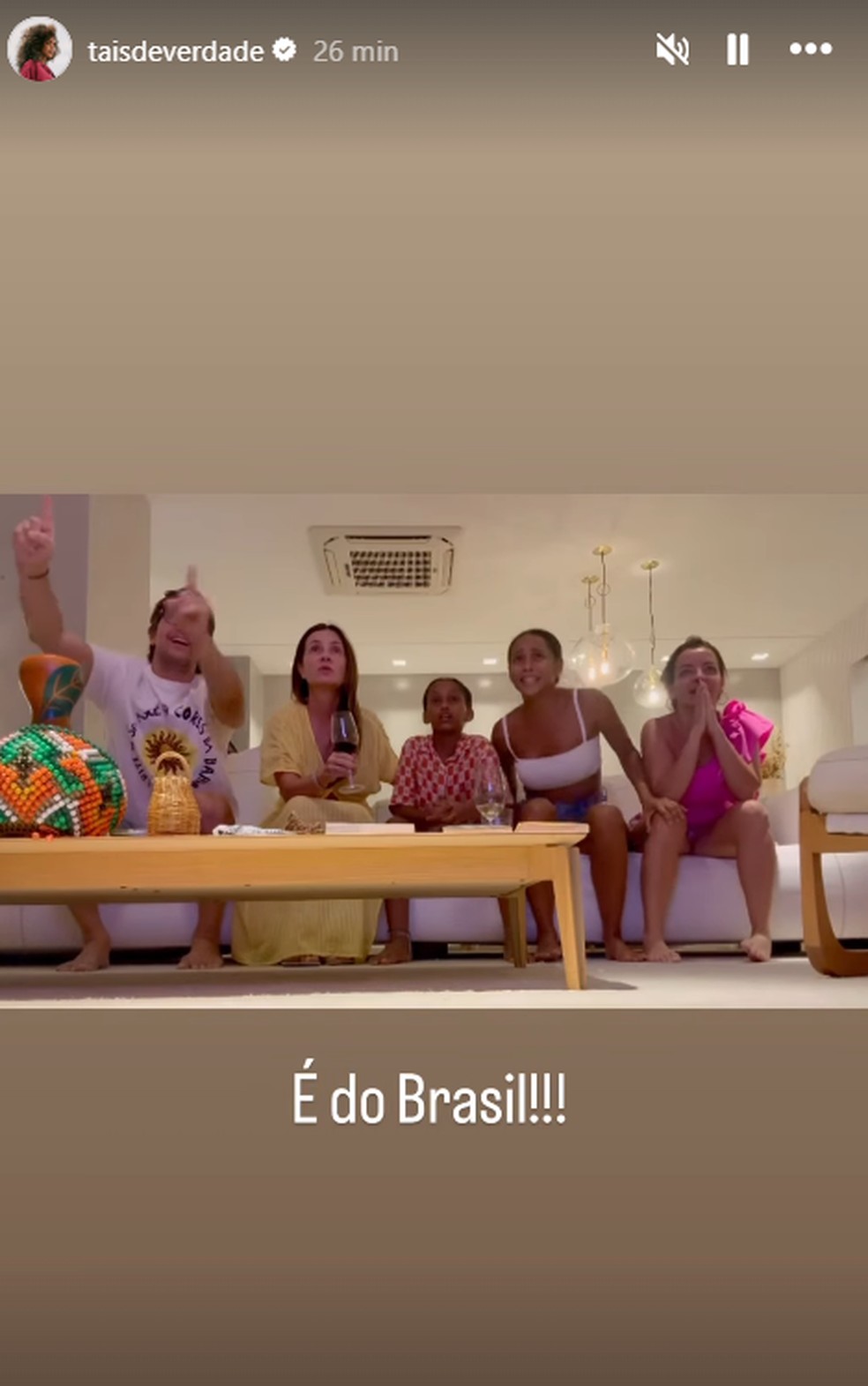 Taís Araujo e família comemoram Oscar brasileiro — Foto: Reprodução/Instagram
