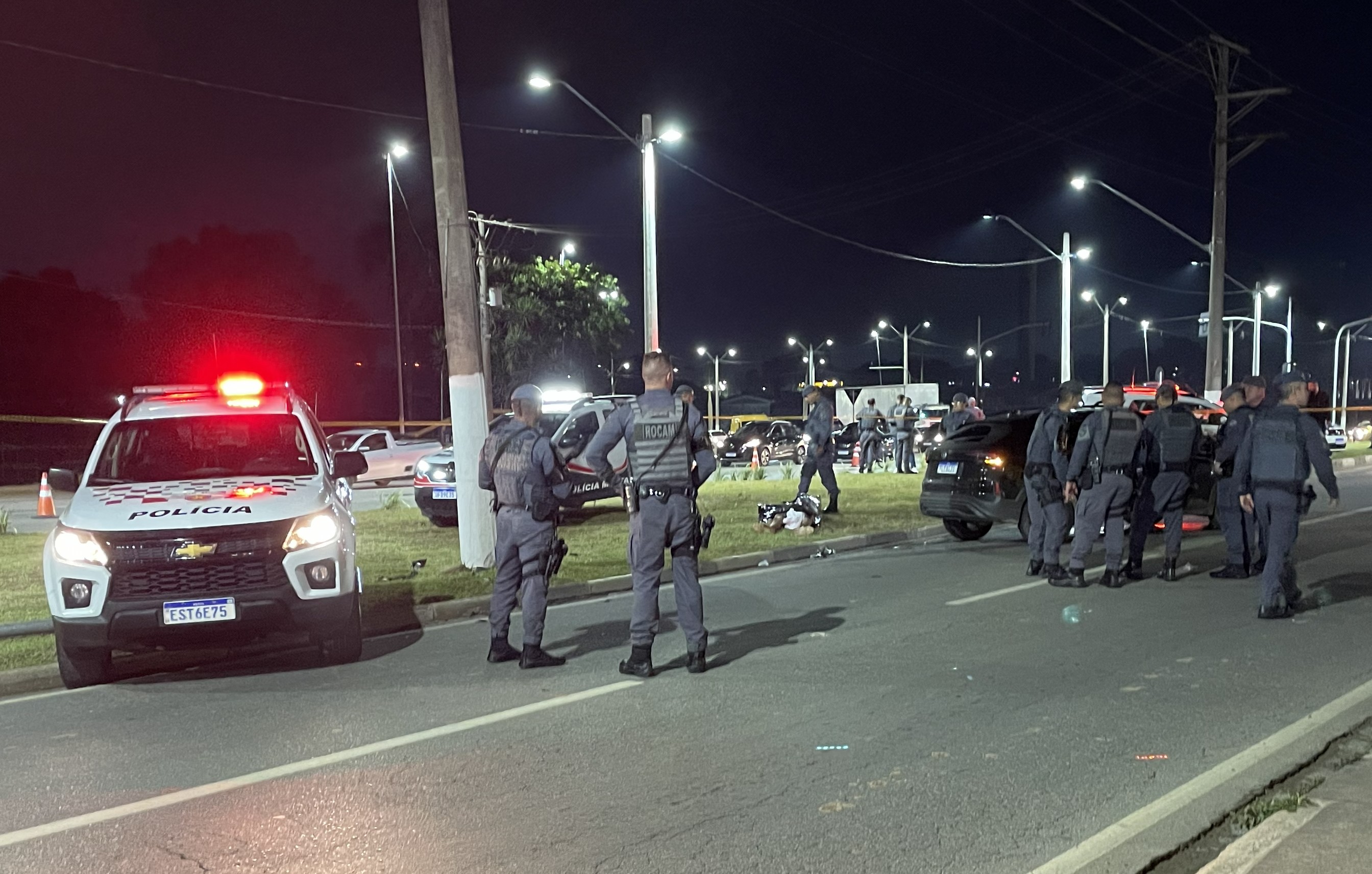 Dois homens morrem em troca de tiros com a PM após perseguição em Itaquaquecetuba