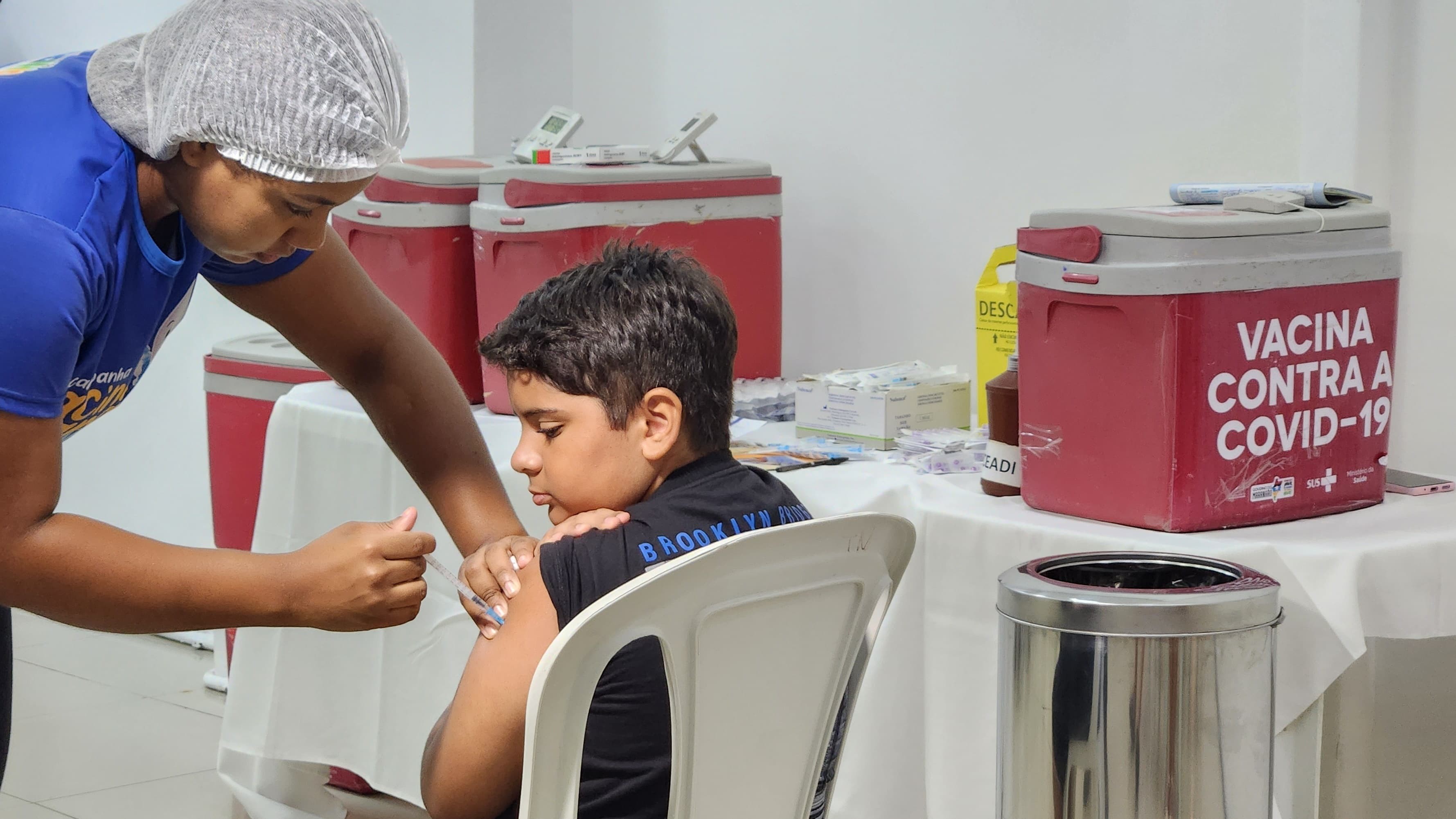 Vacinação contra gripe para grupos prioritários é realizada em shopping de São Luís, neste domingo (28)