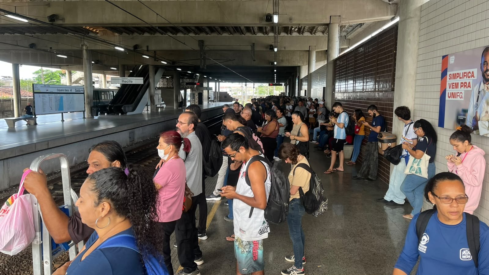 Linha Sul do Metrô do Recife reabre 12 estações e volta a funcionar após problema na rede aérea