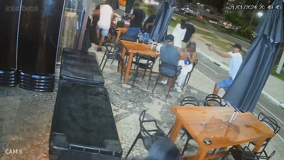Câmera de segurança registra execução de miliciano no Recreio dos Bandeirantes — Foto: Reprodução