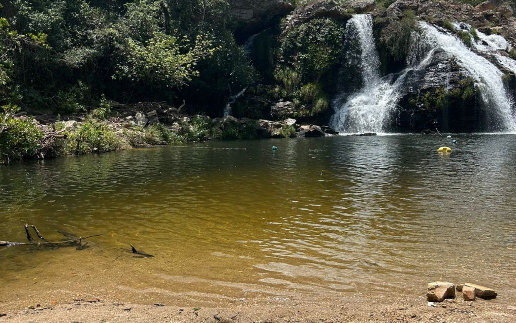 Bombeiros atendem ocorrência na Cachoeira do Filó