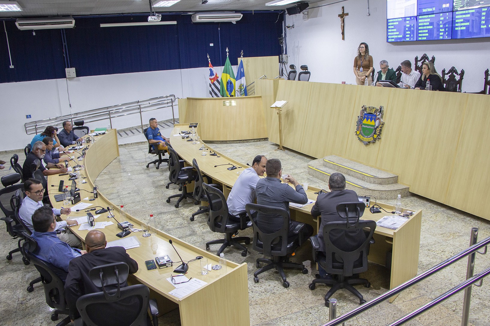 Projeto de lei prevê reajuste de 15,4% nos salários do prefeito, vice e secretários em Taubaté
