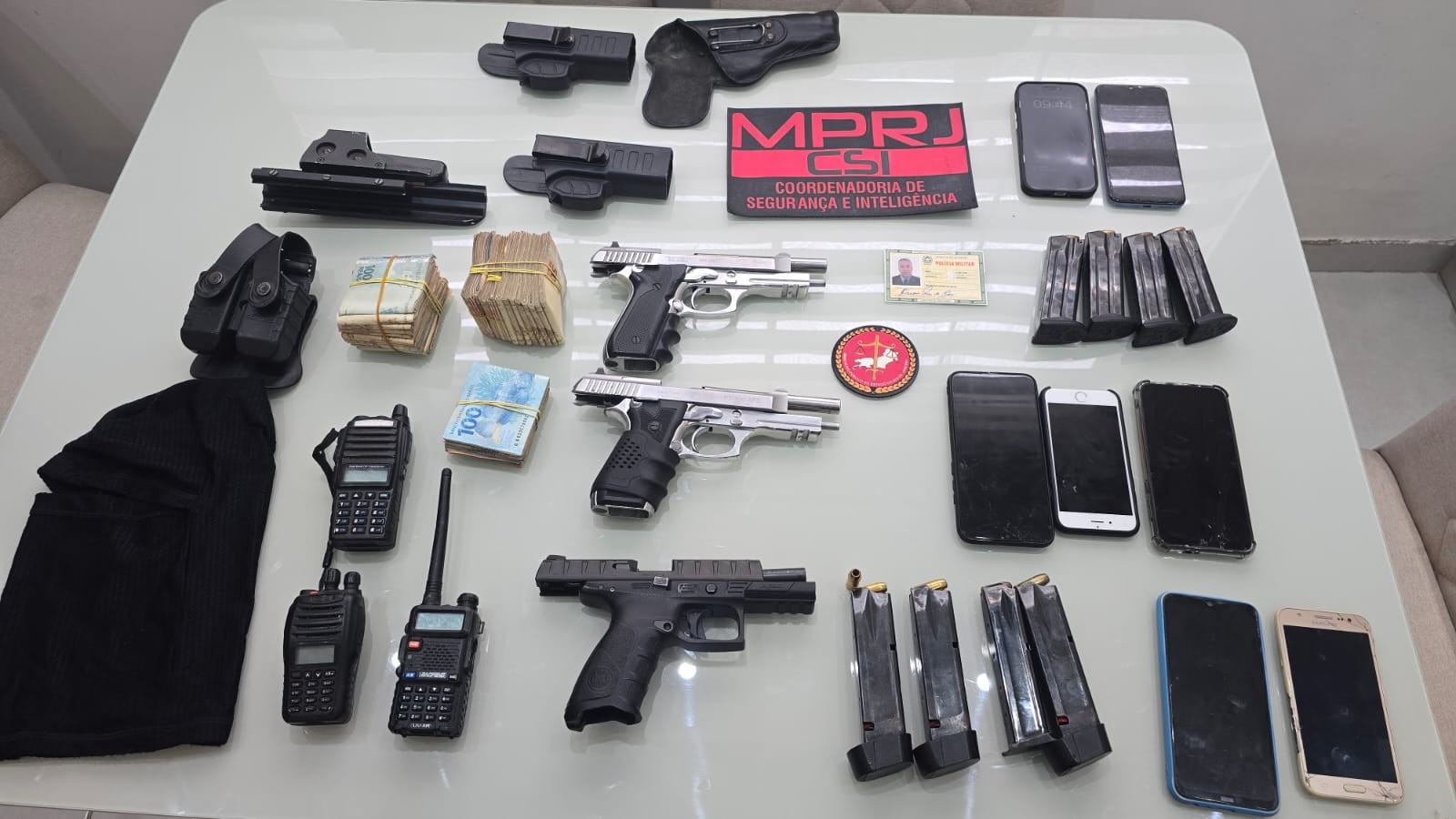 Gaeco/MPRJ faz operação contra PM suspeito de envolvimento com milícia e homicídios em Búzios