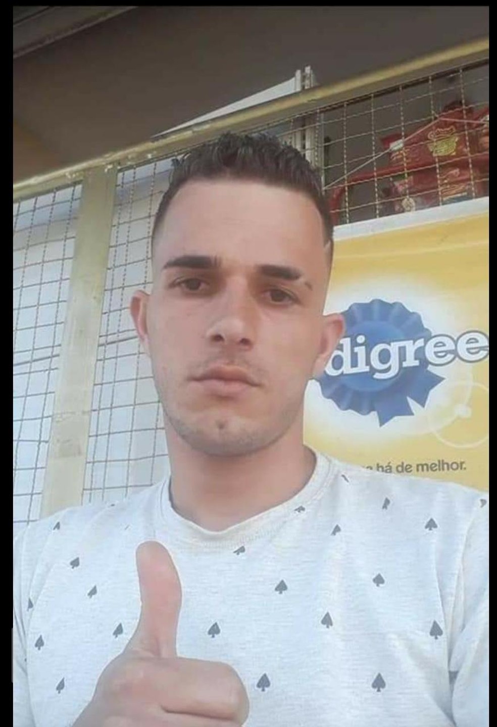 Jean Carlos Assis, de 23 anos, foi morto a tiros no bairro Nova Suiça, em BH, em junho de 2021. — Foto: Arquivo pessoal
