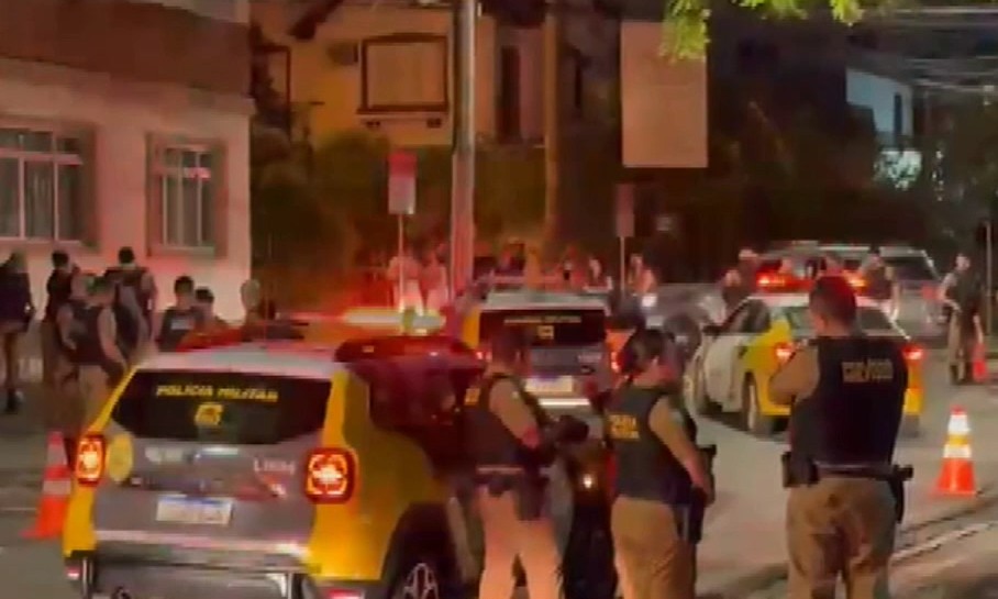 Homem morre baleado após reagir abordagem policial em Curitiba