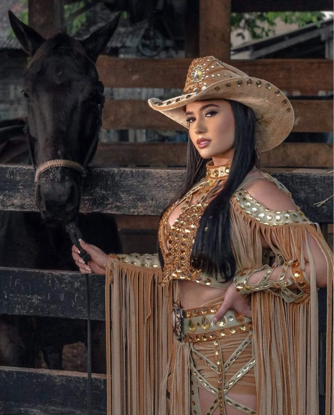 Camila Assunção é eleita Rainha do Rodeio da Expoacre 2025