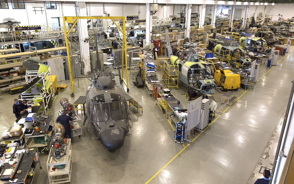 Única empresa fabricante de helicópteros no Brasil fica localizada em Itajubá (MG).  — Foto: Helibras