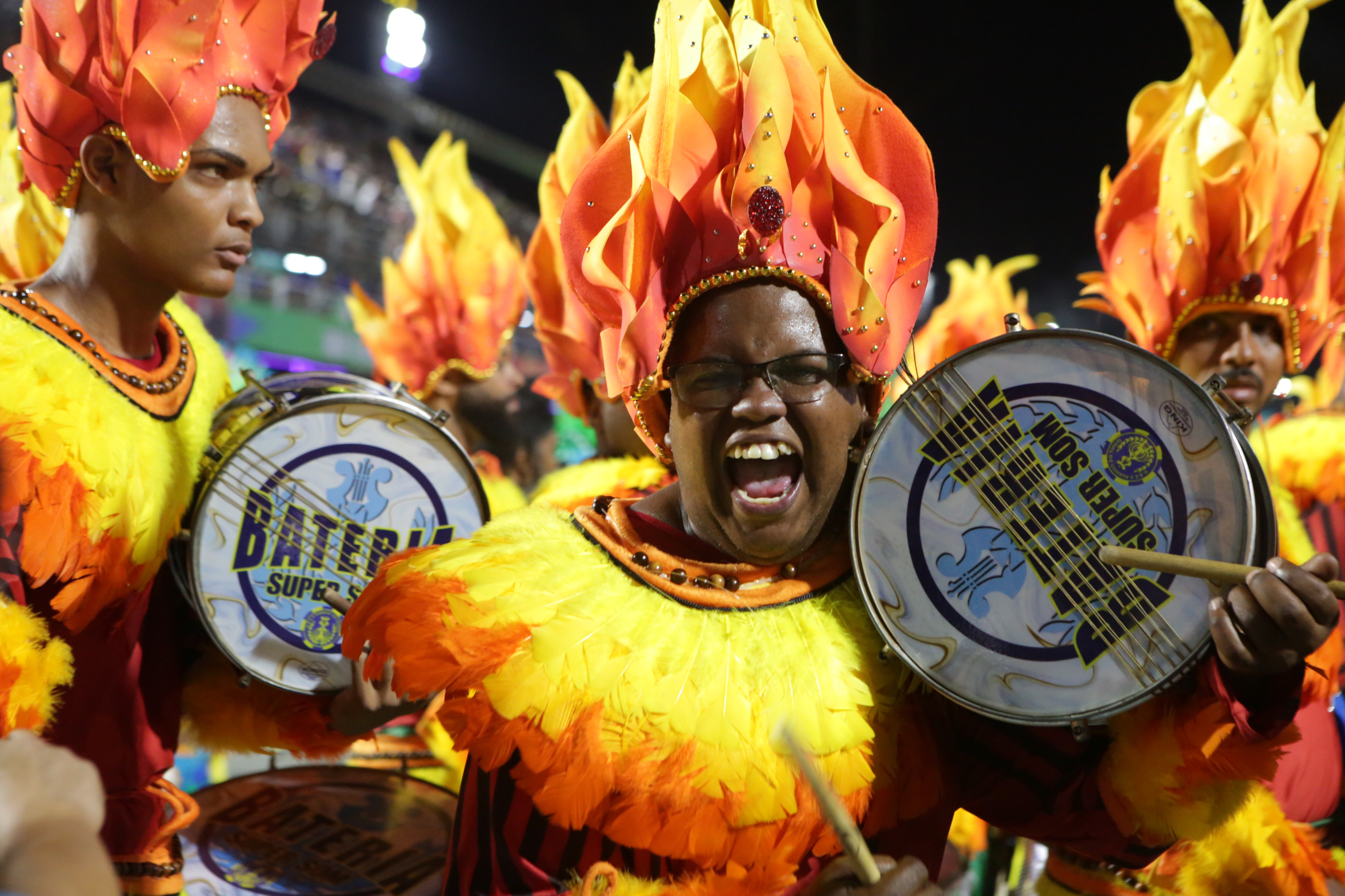 ‘Babá moforibalé’ e ‘ibarabô, agô lonã Olukumi’: saiba o significado dos versos em iorubá no samba da Paraíso do Tuiuti