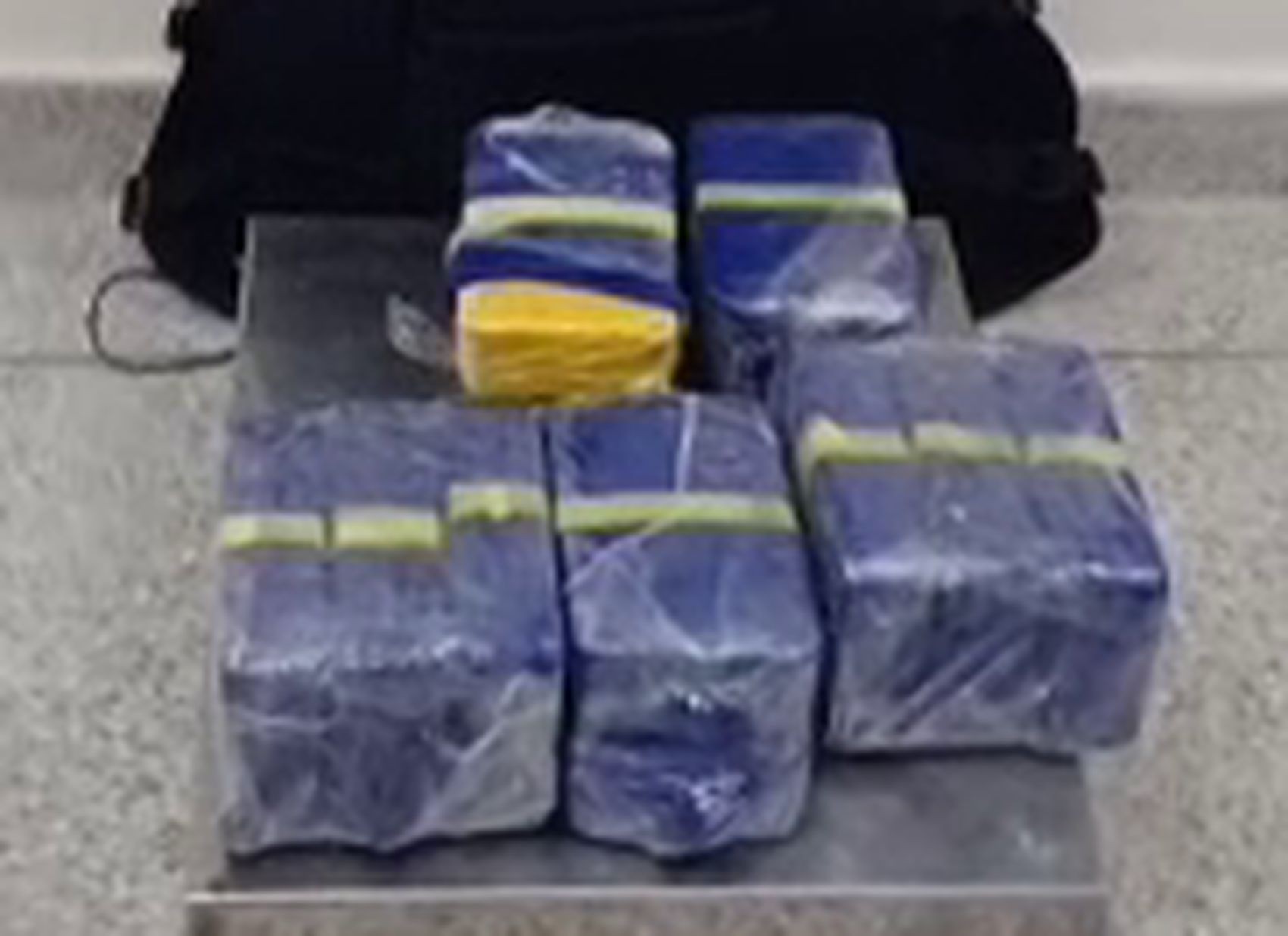 Dupla é presa transportando 12kg de drogas em São Cristóvão 