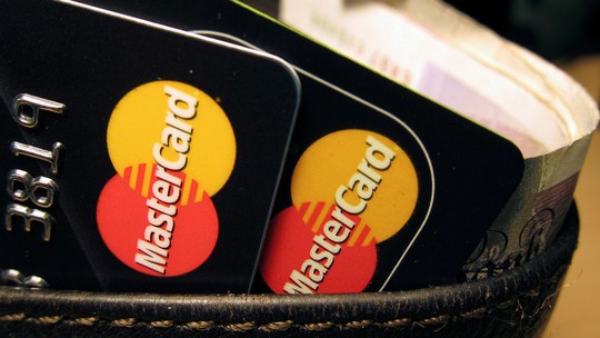 Cuba vai suspender transações com Visa e Mastercard em meio a sanções dos EUA