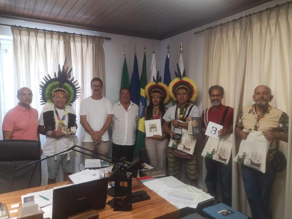 Ind&iacute;genas baianos apresentaram tradu&ccedil;&atilde;o da carta de Pero Vaz de Caminha em Portugal &mdash; Foto: Divulga&ccedil;&atilde;o/Prefeitura de Porto Seguro