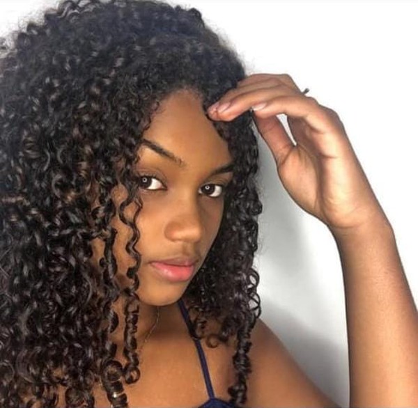 Caroline foi uma das vítimas do naufrágio — Foto: Reprodução/Redes Sociais