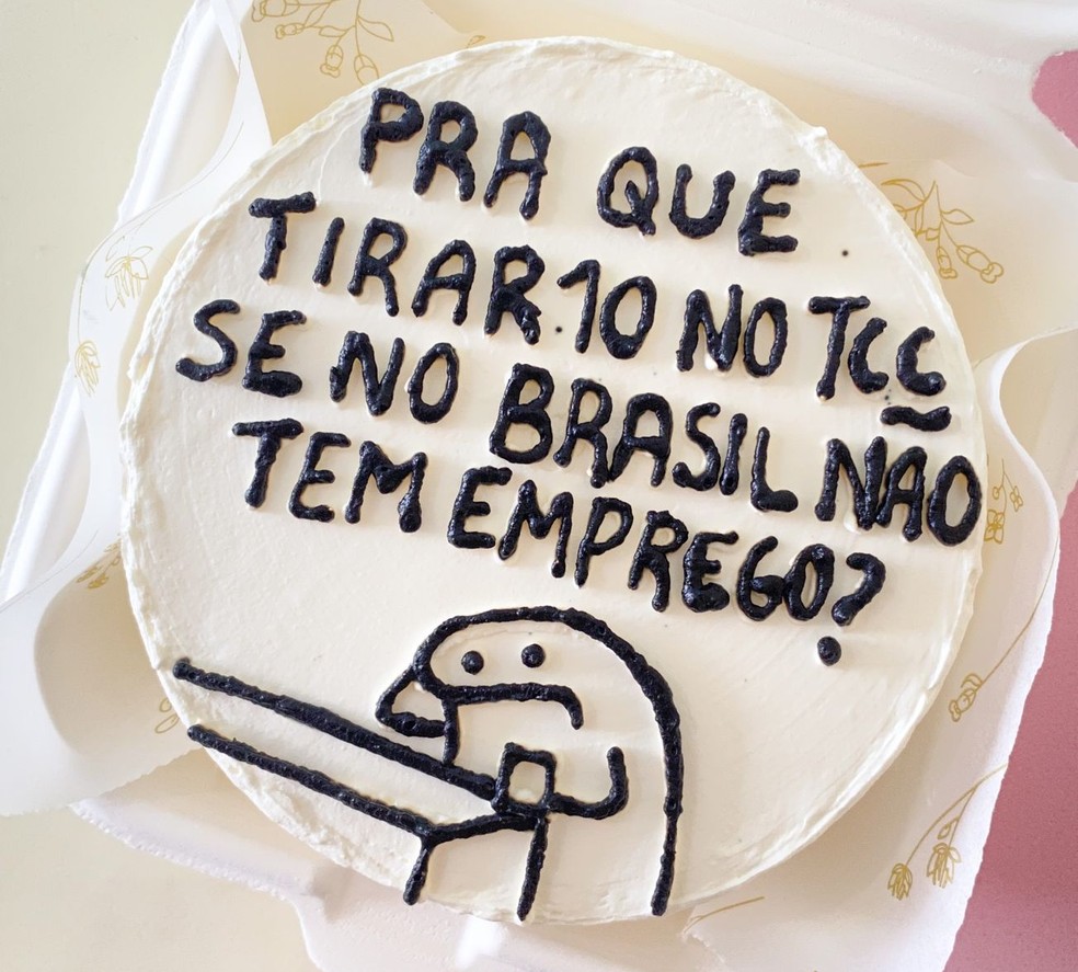 Confeiteiras bombam em SP vendendo bolos com indiretas sexuais e memes, Santos e Região