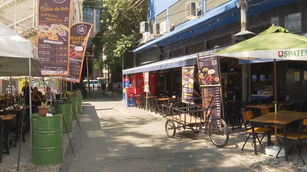 Segurança de restaurante foi acusado por testemunhas; segundo polícia, funcionário foi agredido e revidou — Foto: Reprodução/TV Globo