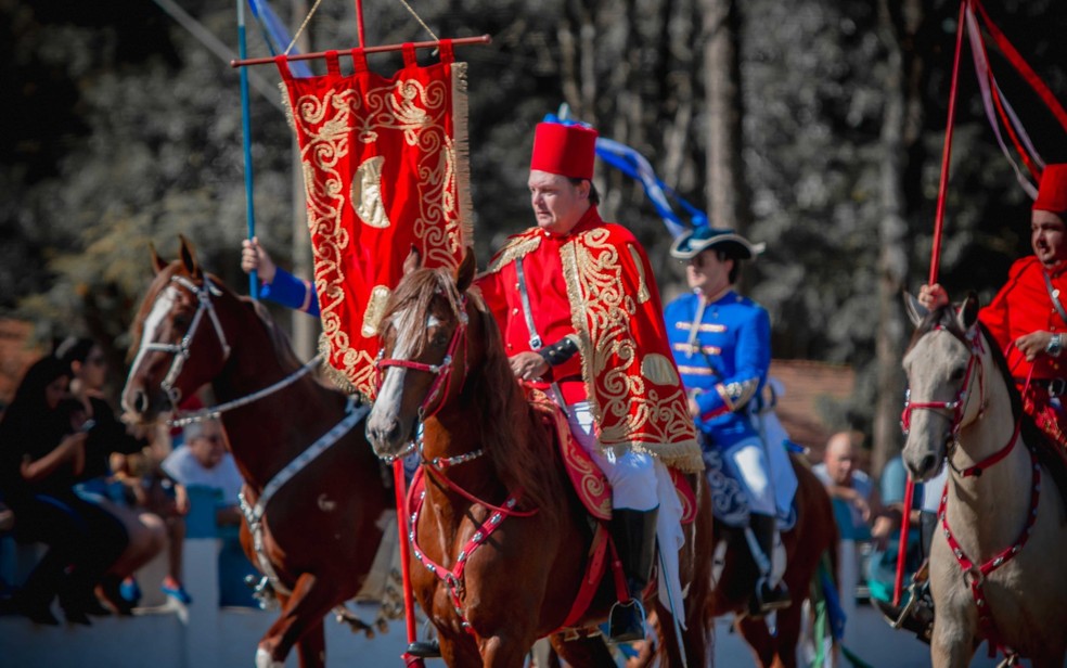 Tradicional 'Cavalhadas da Franca' reúne animais, teatro e muita emoção — Foto: Divulgação