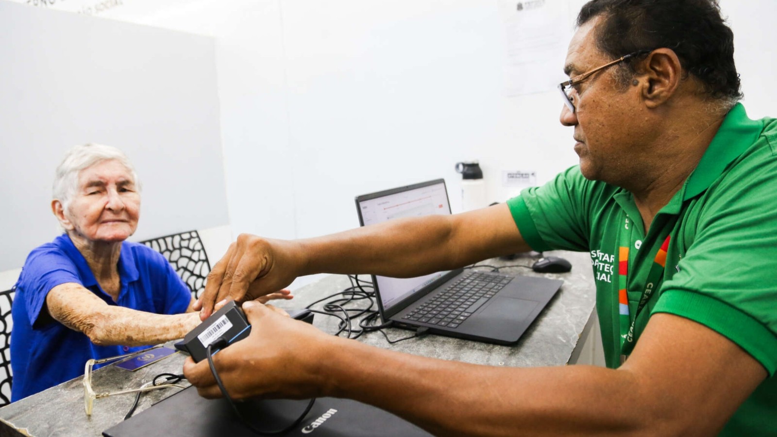 Caminhão do Cidadão oferece serviços gratuitos em oito municípios do Ceará; veja quais são