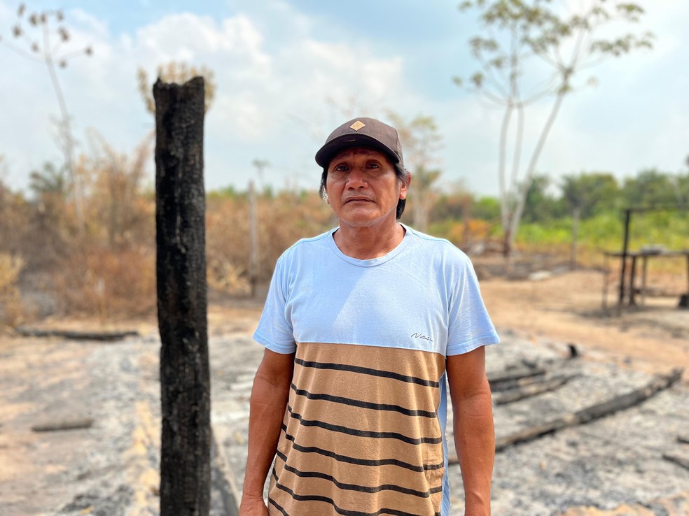 José Eloy Pereira perdeu a casa em incêndios — Foto: Samantha Rufino/g1 RR