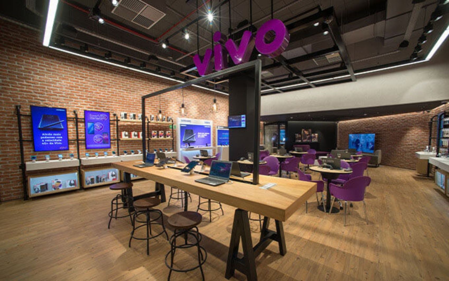 É #FAKE anúncio de 'vagas home-office' da Vivo prometendo salário de R$ 1,7 mil e benefícios; trata-se de golpe