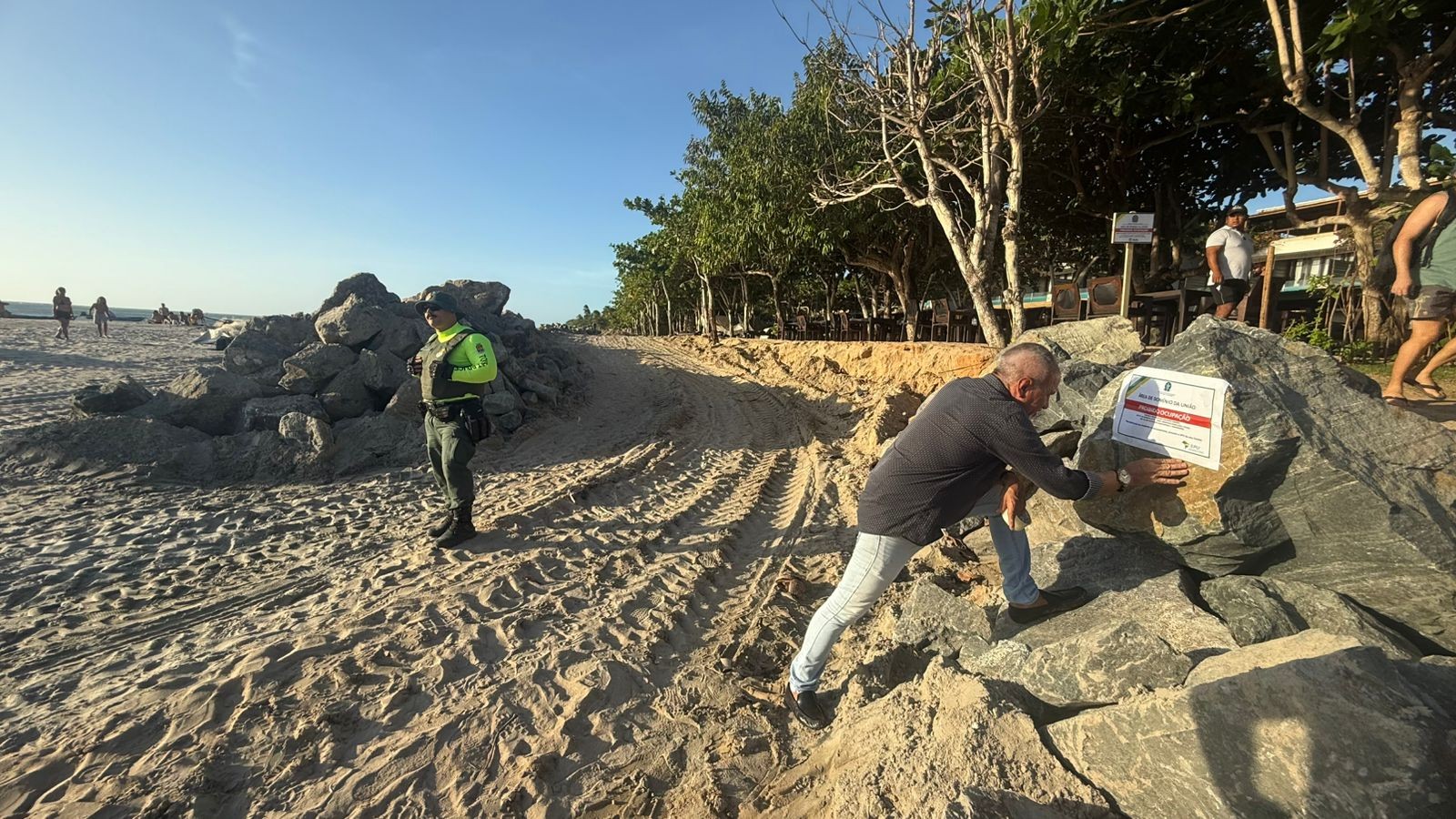 Obra de contenção do mar é suspensa na Praia de Jericoacoara por falta de documentação